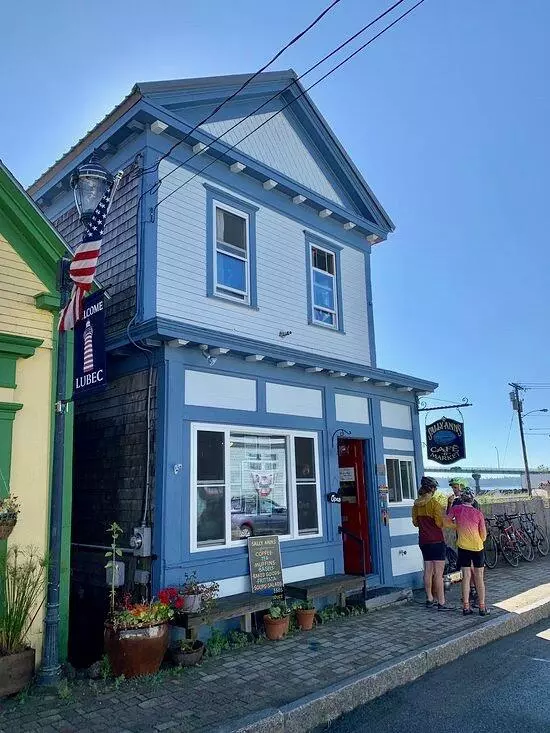 Lubec, ME 04652,52 Water ST