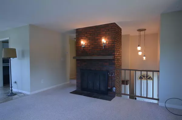 Kittery, ME 03904,60 Picott RD