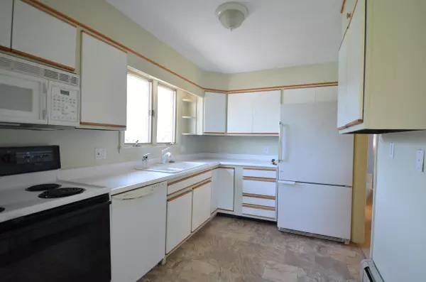 Kittery, ME 03904,60 Picott RD