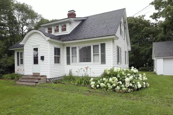 15 Hillcrest ST, Gardiner, ME 04345