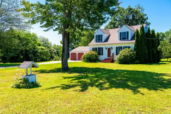 Sidney, ME 04330,61 Field RD