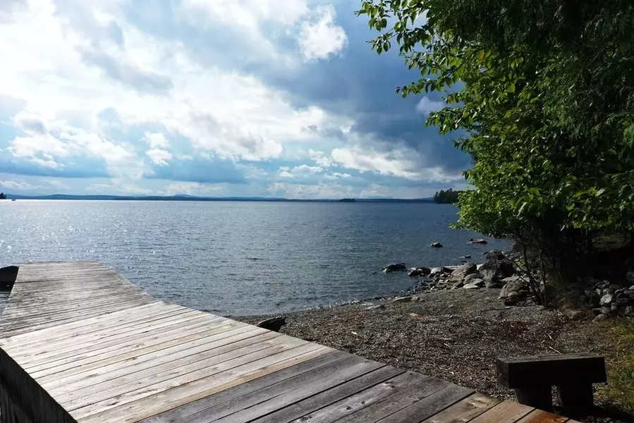 512 Black Point RD, Beaver Cove, ME 04441