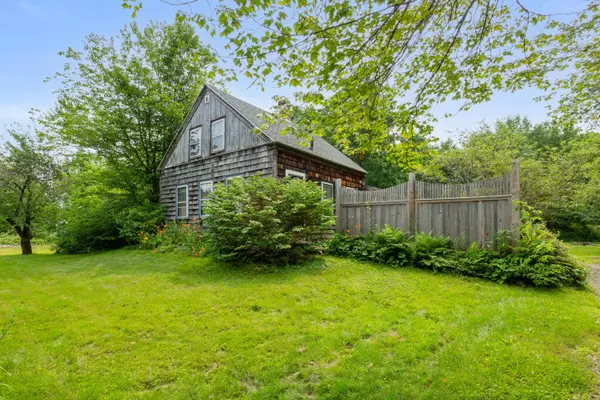 50 Hatchet Mountain RD, Hope, ME 04847