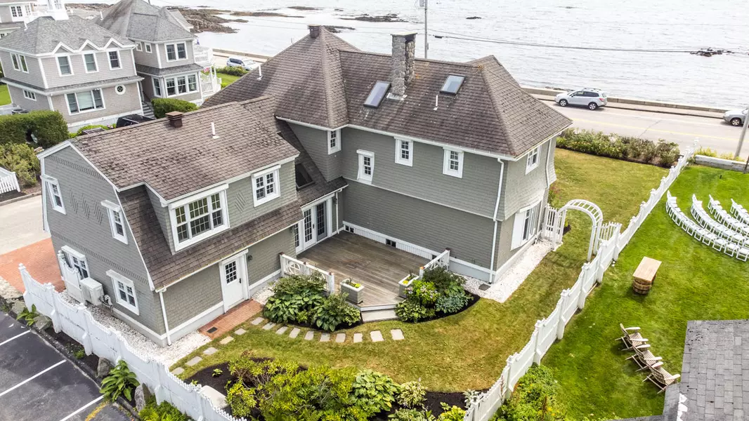 207 Beach AVE, Kennebunk, ME 04043