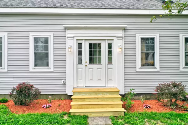 Thomaston, ME 04861,49 Main ST