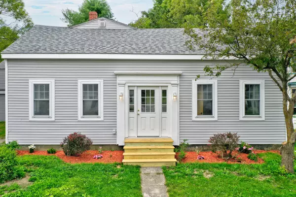 49 Main ST, Thomaston, ME 04861