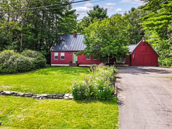 16 Ridge RD, Waterville, ME 04901