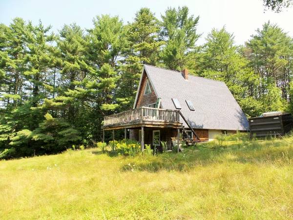 1314 Hostile Valley RD, Palermo, ME 04354