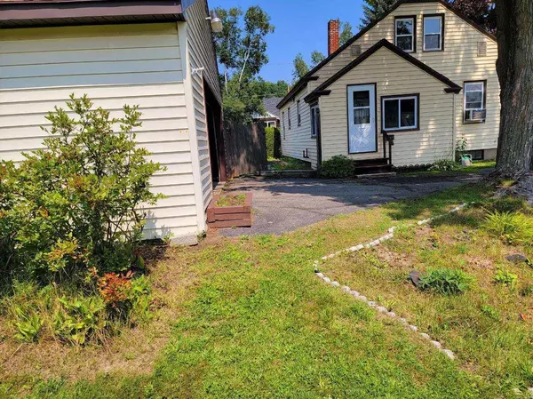 Waterville, ME 04901,172 Carver ST