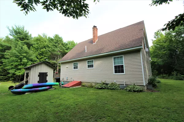 Holden, ME 04429,182 Clark Hill RD