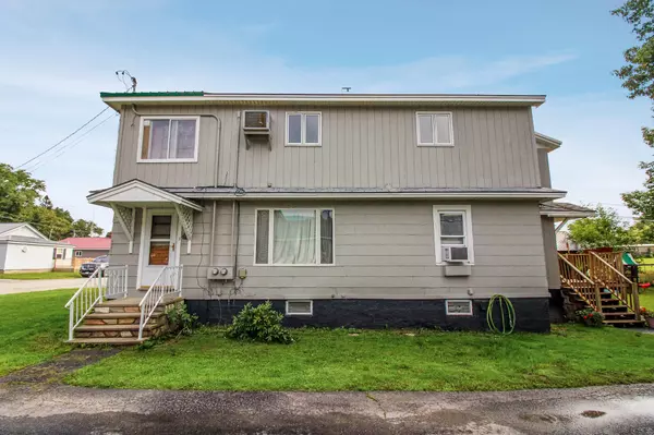 Howland, ME 04448,3 Davis ST