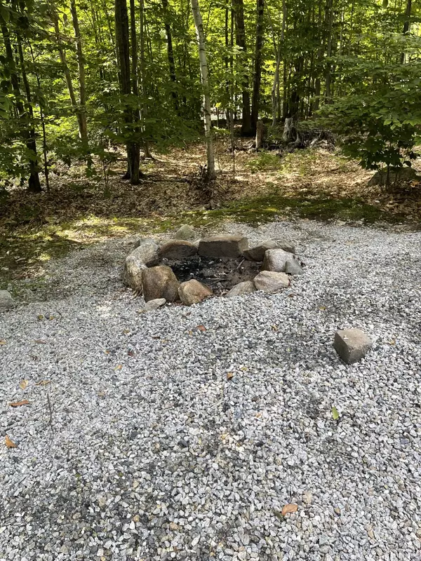 Naples, ME 04055,68 Busy Bee RD