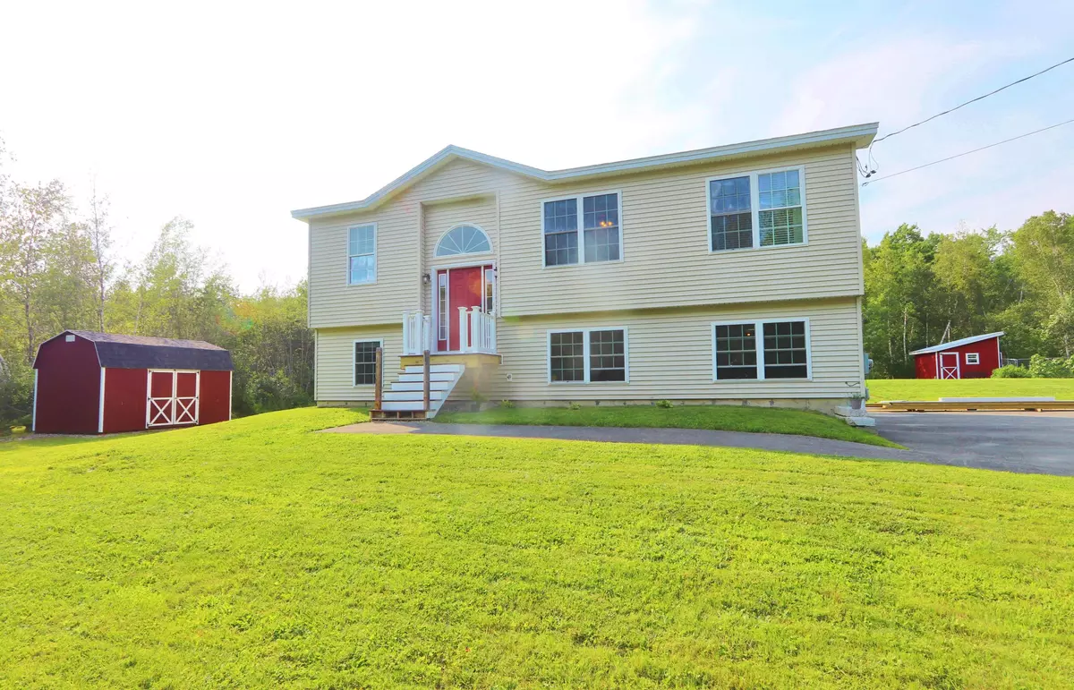 Hermon, ME 04401,420 Bog RD