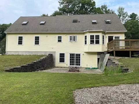 Kittery, ME 03904,1 Izzy LN