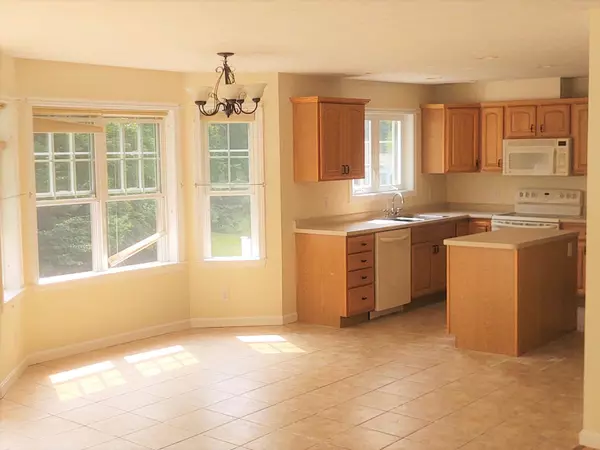 Kittery, ME 03904,1 Izzy LN