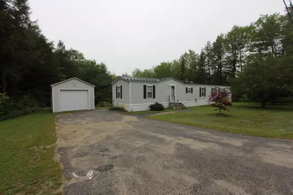 31 Dube DR, Sabattus, ME 04280