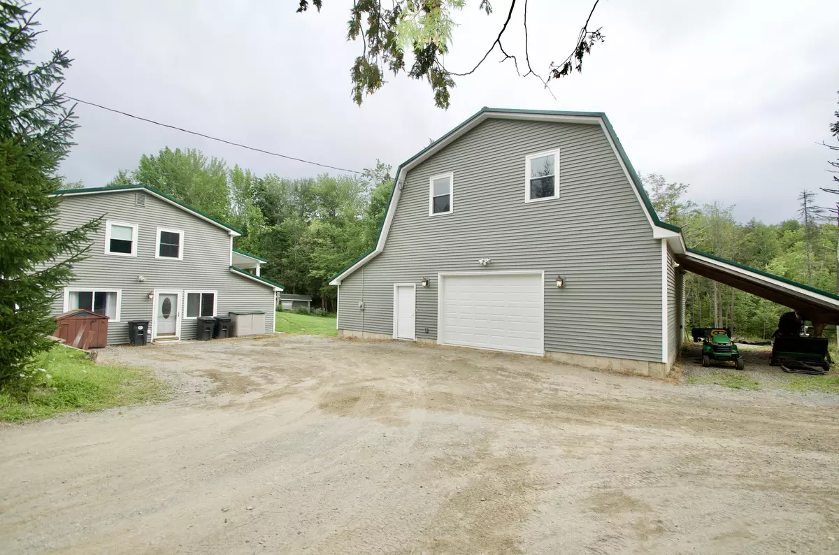 Holden, ME 04429,32 Charles DR