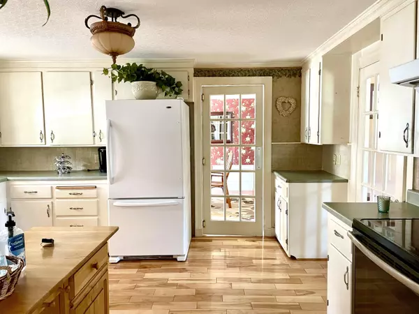 Waterville, ME 04901,136 Silver ST