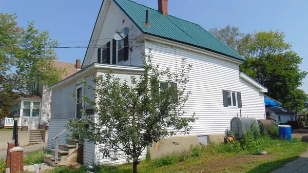 7 Somerset ST, Millinocket, ME 04462