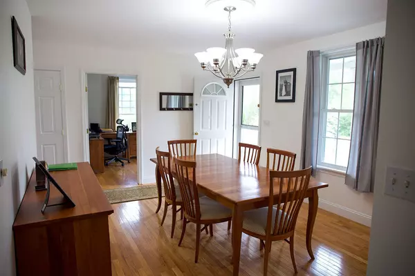 Thomaston, ME 04861,36 Bobolink LN