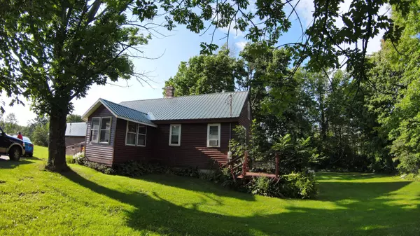 Newport, ME 04953,506 Elm ST