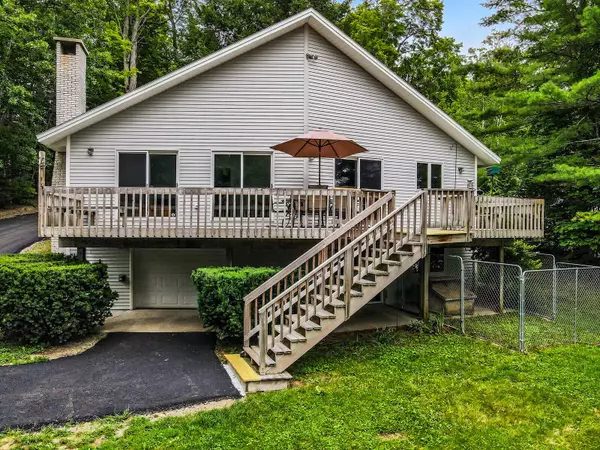 87 Maple Ridge DR, Monmouth, ME 04259