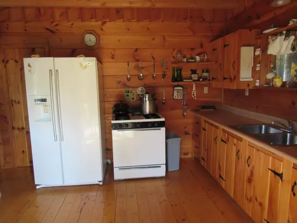 Dennistown Plt, ME 04945,35 Holeb RD