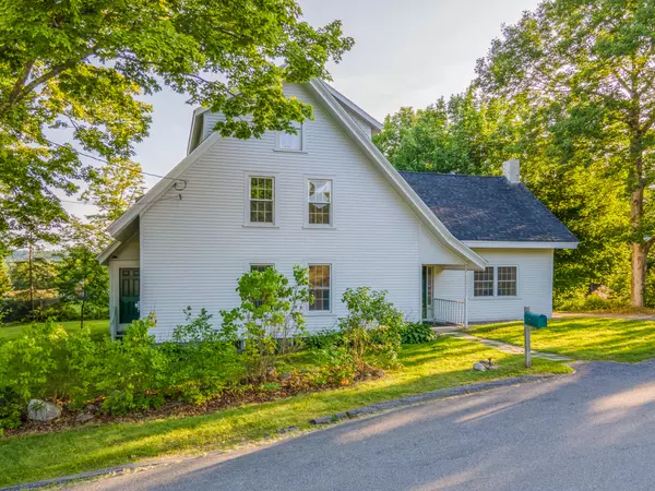 11 Parsonage ST, Winterport, ME 04496