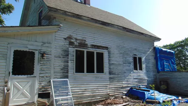 Howland, ME 04448,27 Penobscot AVE