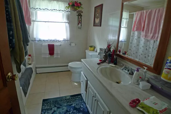 Pittston, ME 04345,25 Kelley RD