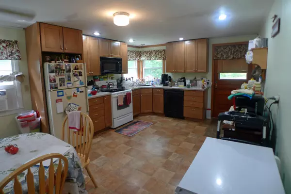 Pittston, ME 04345,25 Kelley RD