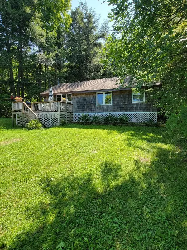 94 Pleasant Point RD, Vassalboro, ME 04989