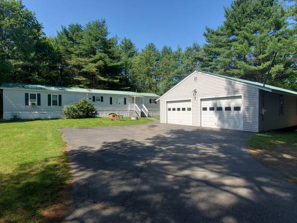 56 Palmer RD, Newport, ME 04953