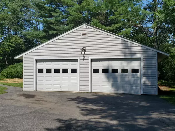 Newport, ME 04953,56 Palmer RD