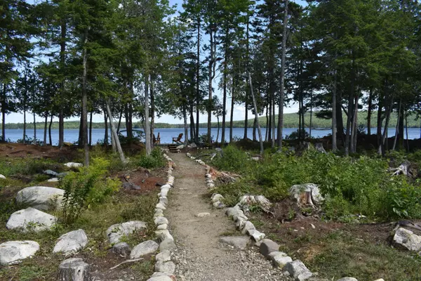 Lowell, ME 04493,49 W Shore RD