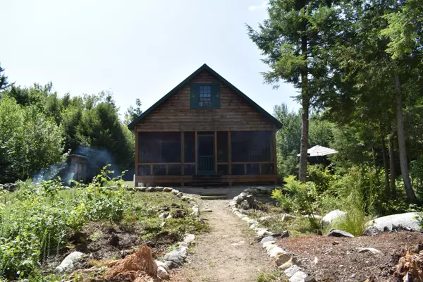 Lowell, ME 04493,49 W Shore RD