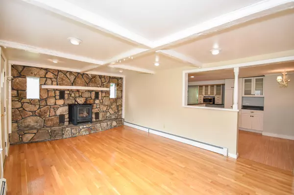 Kittery, ME 03904,1 Rogers LN