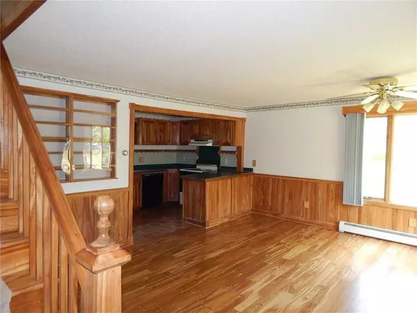 Holden, ME 04429,692 Main RD