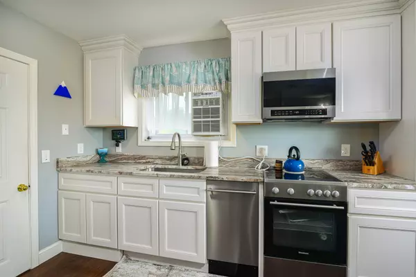 Kittery, ME 03904,3 Island AVE #4