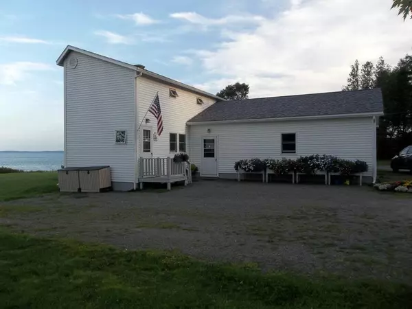 Robbinston, ME 04671,66 Robins ST