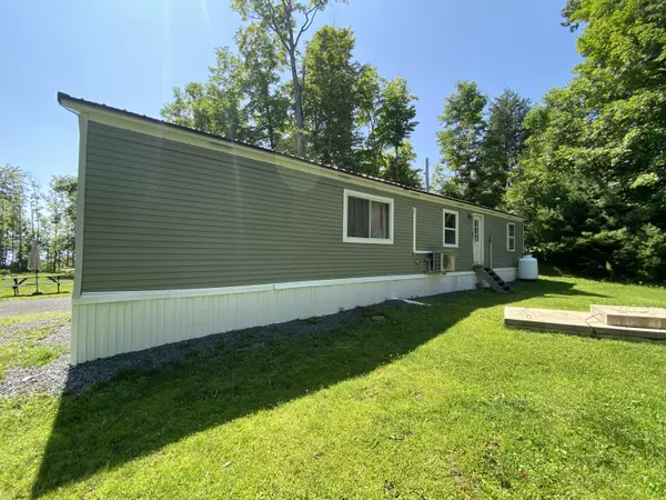 Saint Albans, ME 04971,58 Pine Grove DR