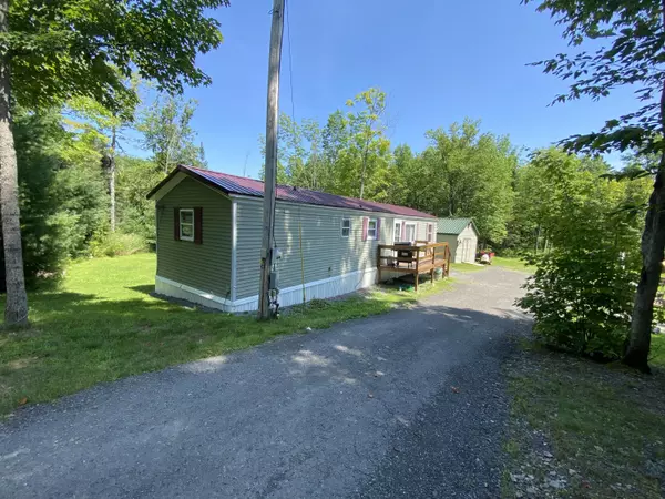 58 Pine Grove DR, Saint Albans, ME 04971