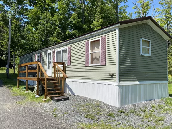 Saint Albans, ME 04971,58 Pine Grove DR