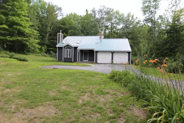 25 Lakeside Estate DR, Monmouth, ME 04259