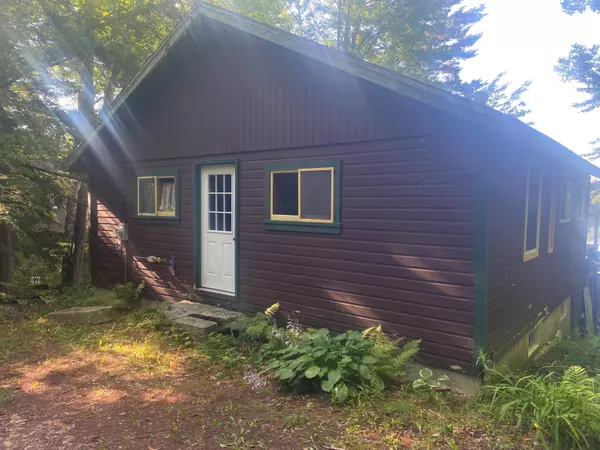 157 Chickadee LN, Skowhegan, ME 04976