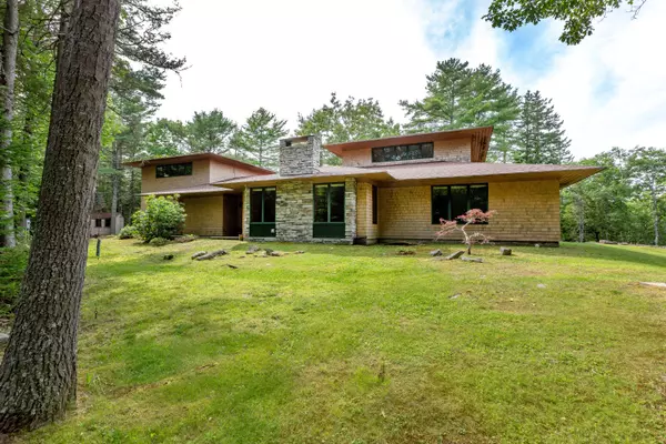 52 Oak Run RD, Westport Island, ME 04578