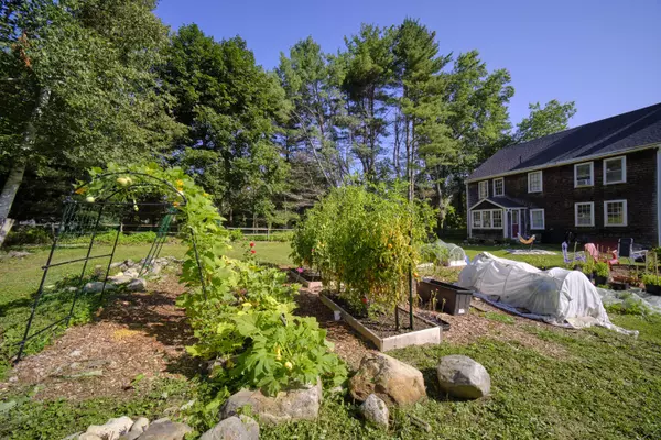 Hope, ME 04847,458 Camden RD