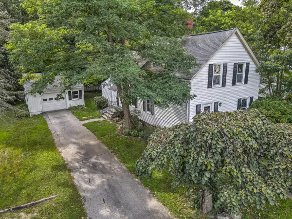 Brunswick, ME 04011,6 Summer ST