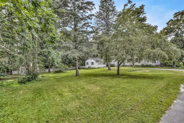 Brunswick, ME 04011,6 Summer ST