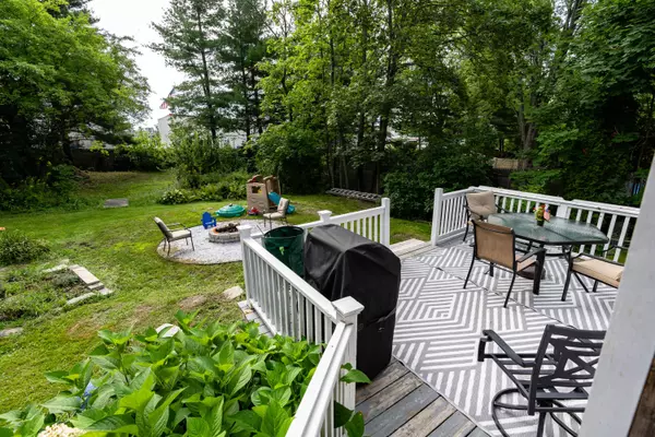 Westbrook, ME 04092,22 Colonial RD